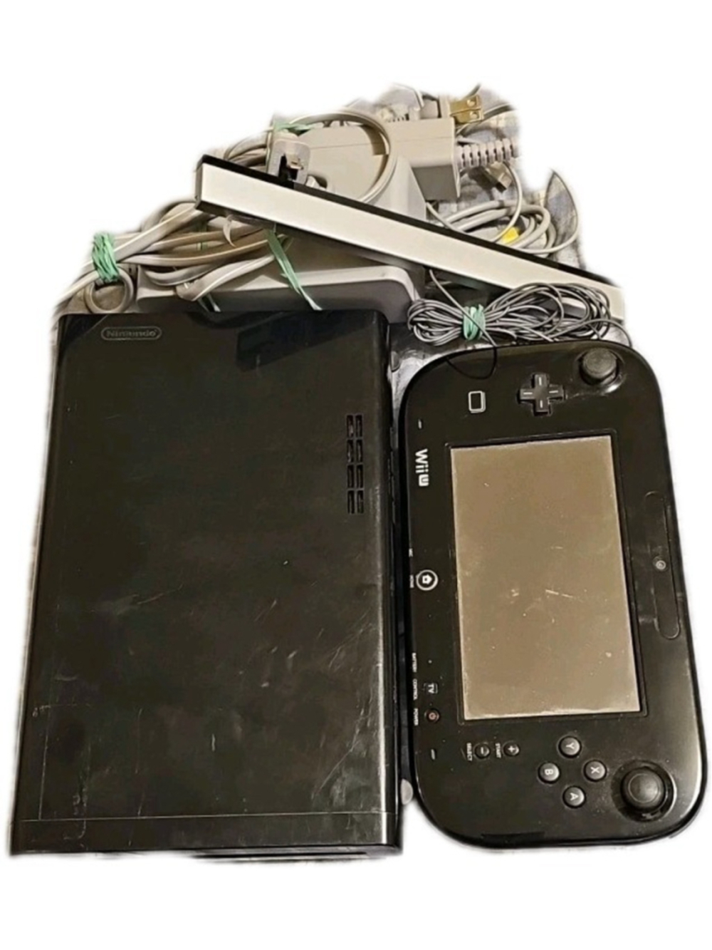 Nintendo Wii U Deluxe 32GB Console WUP-101(02) With Gamepad WUP-010(USA) Cables
